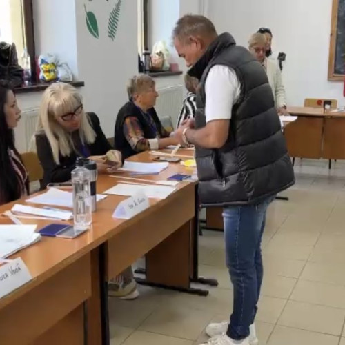 Deschiderea secțiilor de votare pentru alegerile prezidențiale