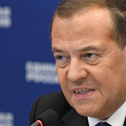 Medvedev amenință din nou: „Uniunea Europeană, burdușită cu arme, este un inamic real al Rusiei, aşa ar trebui să fie tratată”