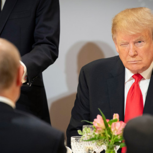 Analiză Donald Trump, între un joc de cărți și ruleta rusească în summitul cu Vladimir Putin. Asul din mâneca președintelui SUA