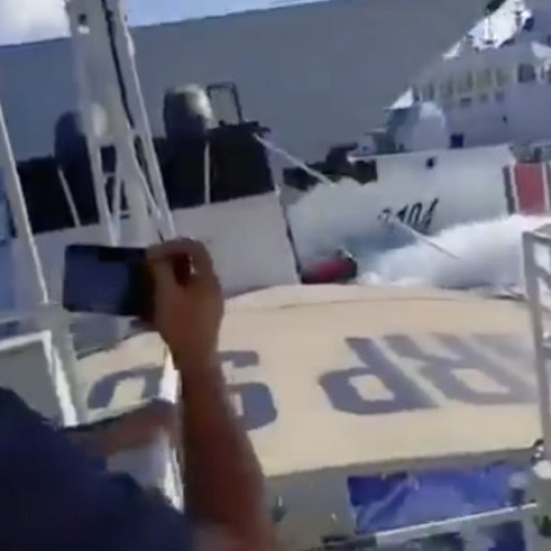 Video Incident maritim: două nave militare ale Chinei s-au ciocnit în timp ce urmăreau un vas filipinez în apele disputate din sudul țării