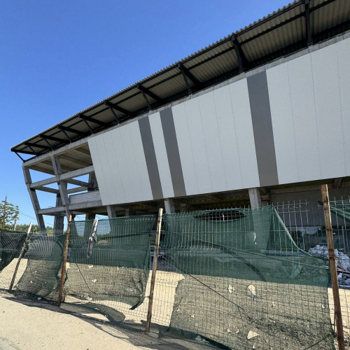 Lipsa apei potabile în Alexandria, cauzată de lucrări la stadionul municipal, stârnește revoltă în cartier