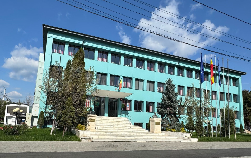 Alexandria: cheltuieli mari și program de angajări în administrație