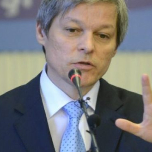 Gubernul USR a picat în Parlament, Dacian Cioloș nu a reușit să obțină suficiente voturi. Președintele Senatului va informa președintele Klaus Iohannis.