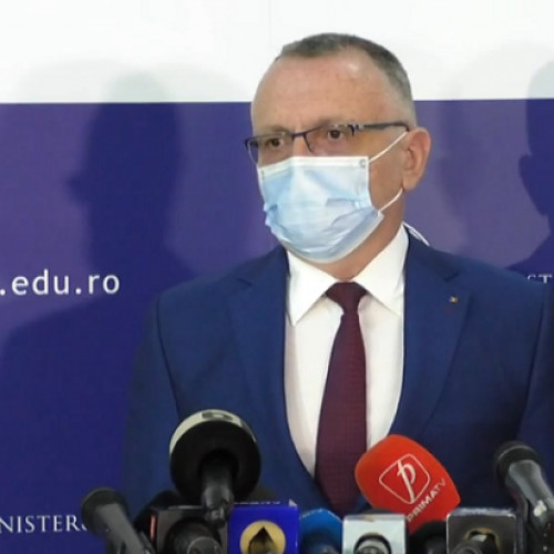 Școala va începe pe 8 noiembrie, reducând numărul de teze pentru elevi