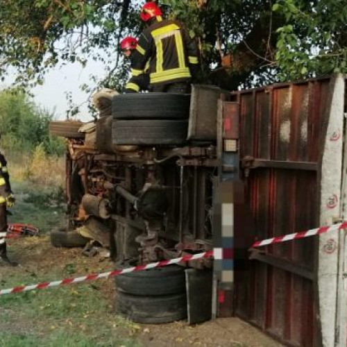 Două persoane decedate în urma unui accident pe DN 52, în localitatea Furculești - intervenția promptă a pompierilor.