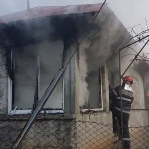 Familia Mariţa, mistuită de incendiu, are nevoie de sprijin în continuare: Primăria Botoroaga face apel către oameni cu suflet mare să ajute.