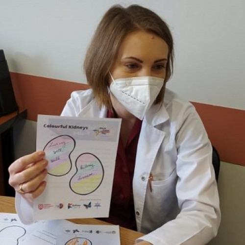 Interviu: Dr. Andreea Apostol, medic nefrolog, dezvăluie cele opt reguli de aur pentru rinichi sănătoși și răspunde la întrebarea: "Câtă apă ar trebui să bem într-o zi?