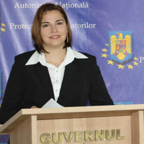 Vicepreședintele ANPC, Valentina Veronica Mitran Piticu, se întâlnește cu consumatorii la Alexandria pentru a discuta despre campania "Să înțelegem mai bine alimentele" organizată de RO.aliment.