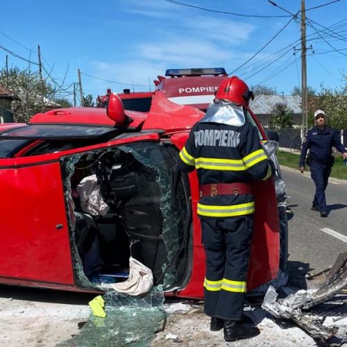 Accident rutier în Fântânele, un șofer blocat în mașină pe DN 51 A. Descoperirea echipelor de intervenție a fost surprinzătoare